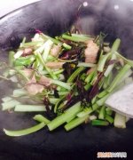 清炒紫菜苔的做法，紫菜苔炒咸肉的做法